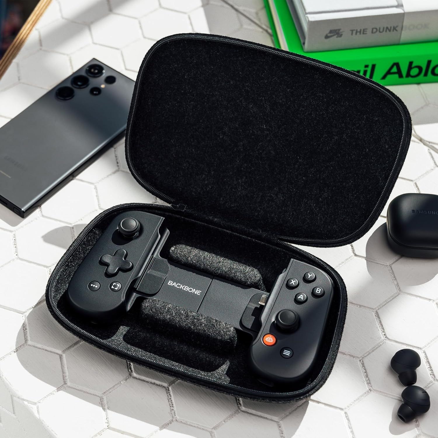 Étui de Transport Rigide Compatible avec PRO, Sac Protecteur de Voyage Antichoc, Étui Rigide EVA pour Console de Jeu, Convient à la Console de Jeu PRO, Doubles Manettes, Adaptateur d'Alimentation et Étui de Transport Rigide Compatible avec PRO, Sac Protecteur de Voyage Antichoc, Étui Rigide EVA pour Console de Jeu, Convient à la Console de Jeu PRO, Doubles Manettes, Adaptateur d'Alimentation et