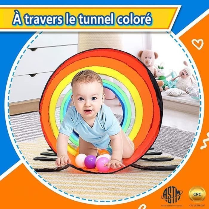 Les enfants rampent à travers le tunnel de jeu Pop Up Baby pour