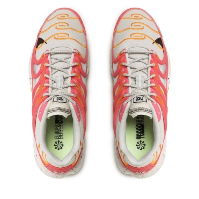 Vapormax plus rose sale et blanche