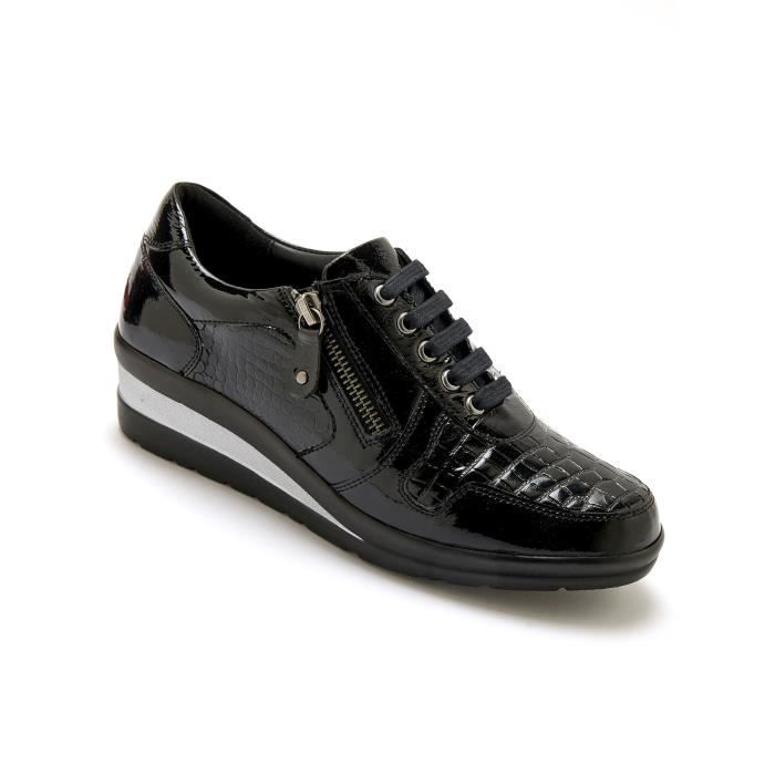 Derbies en cuir noir à détails métallisés pour femme Marque