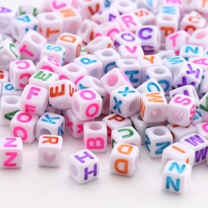 Perles 400 Pièces Perles De Lettre, Acrylique Alphabet Lettre A-Z Cube Perles, Blanc Avec Colorées Lettre Perles,Mixte Colorées Squ[u1038]