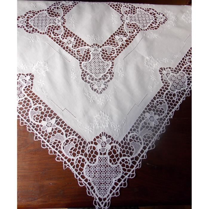 NAPPE SURNAPPE BRODEE MAIN EN JOURS DE VENISE SUR LIN CARREE BLANCHE DE 85 CM