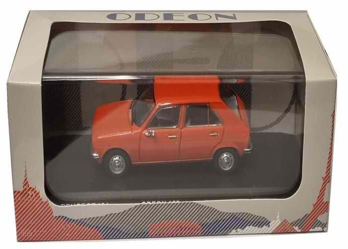 Voiture de couleur rouge limitée à 504 pièces – RENAULT 4 clan