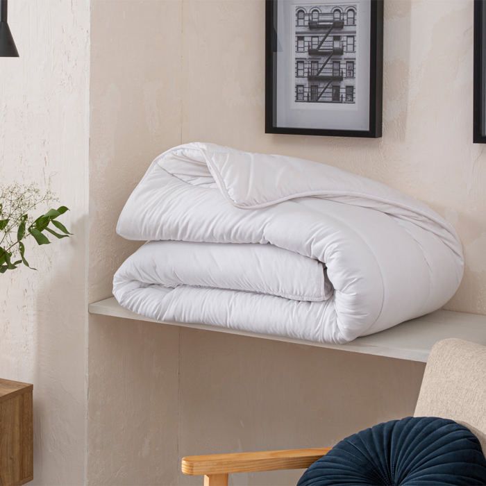 Couette Kokoon 240x260 cm - Synthétique gonflante - Chaude et lavable - 4 cm - Blanc
