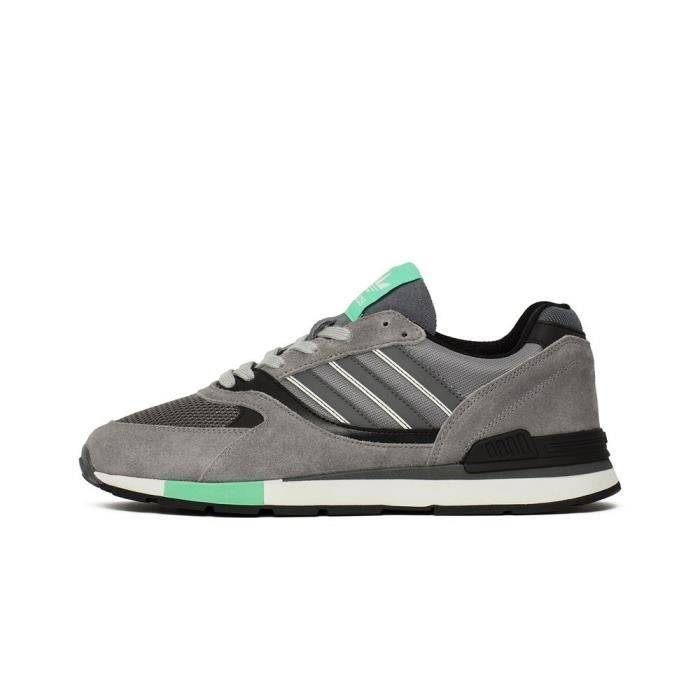 Chaussures Adidas Quesence