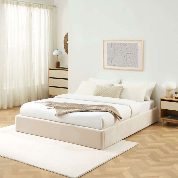 Lit coffre IVY 160x200 tissu beige sommier inclus Lit coffre IVY 160x200 tissu beige sommier inclus