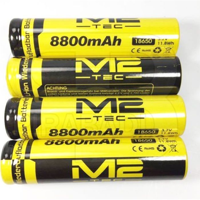 2 BATTERIE PILE BATTERIA RICARICABILE IONI DI LITIO 8800mAh 3.7V TORCE LED