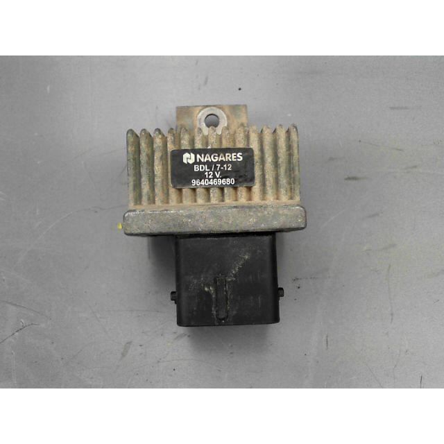 BOITIER DE PRECHAUFFAGE RENAULT MEGANE II Phase 2 2006-2009 / 9640469680 / D1-512827