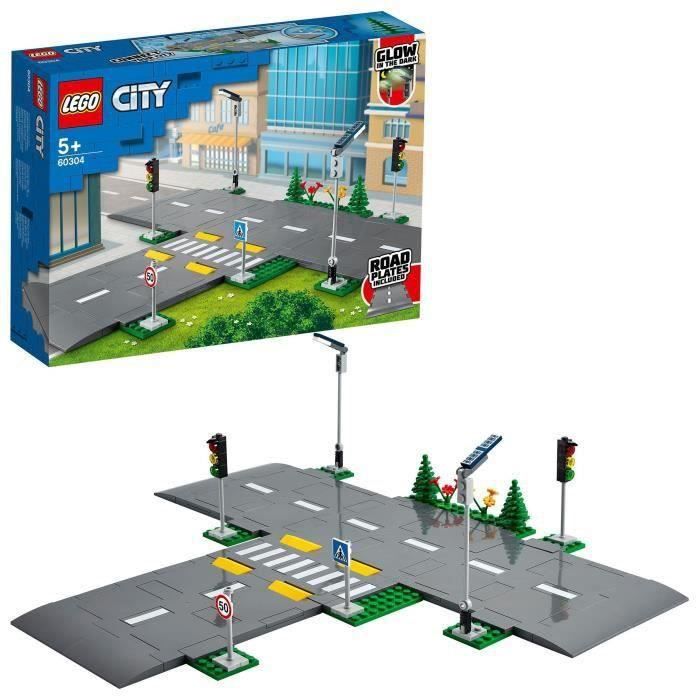 SHOT CASE - LEGO City 60304 Intersection a assembler, Jeu construction ville avec panneaux et routes a imbriquer pour garçon ou
