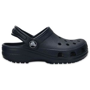 Des crocs chaussures sales
