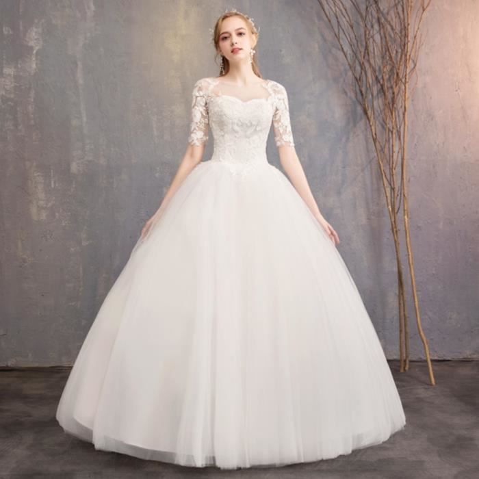 Femme en sales robe de mariée