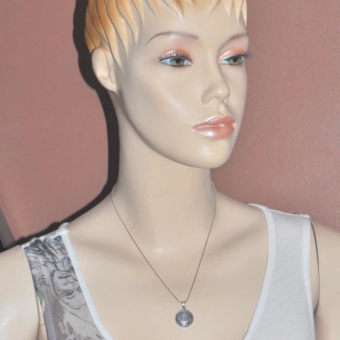 Collier Fin Avec Pendentif Triskell Breton - Métal Argenté Ancien - Occasion à Nettoyer