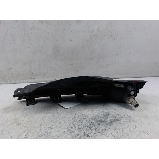 MO BUMPERS CAMPUS DROIT CALANDRE 8200638050