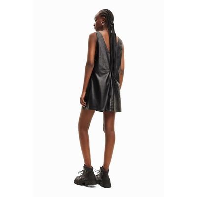 Robe chasuble en cuir new arrivals