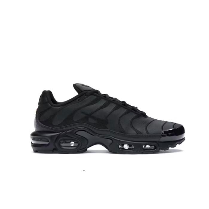 CHAUSSURES DE BASKET-BALL Nike Air Max Plus Triple Black Leather