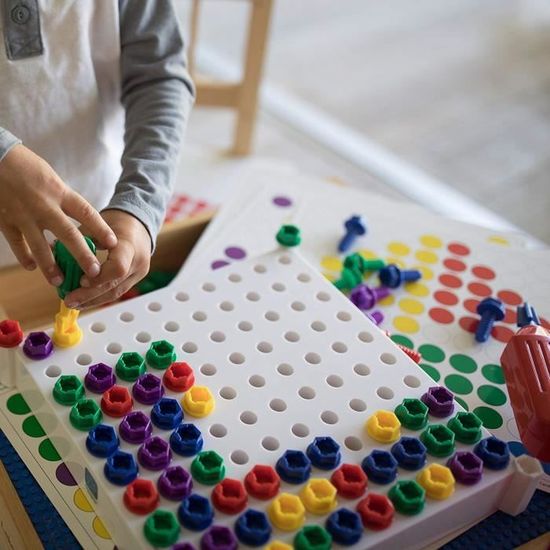 Learning Resources Design & Drill – Motifs Et Formes – Perceuse Motorisée Et Tournevis – 50 Boulons – Dès 3 Ans