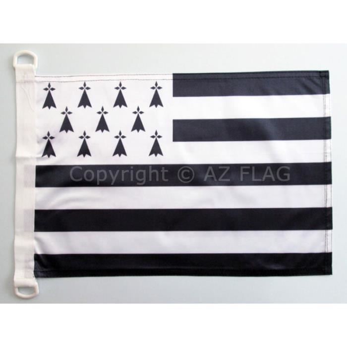 Un maire de Loire-Atlantique dénoncé pour un drapeau breton mal placé Un maire de Loire-Atlantique dénoncé pour un drapeau breton mal placé