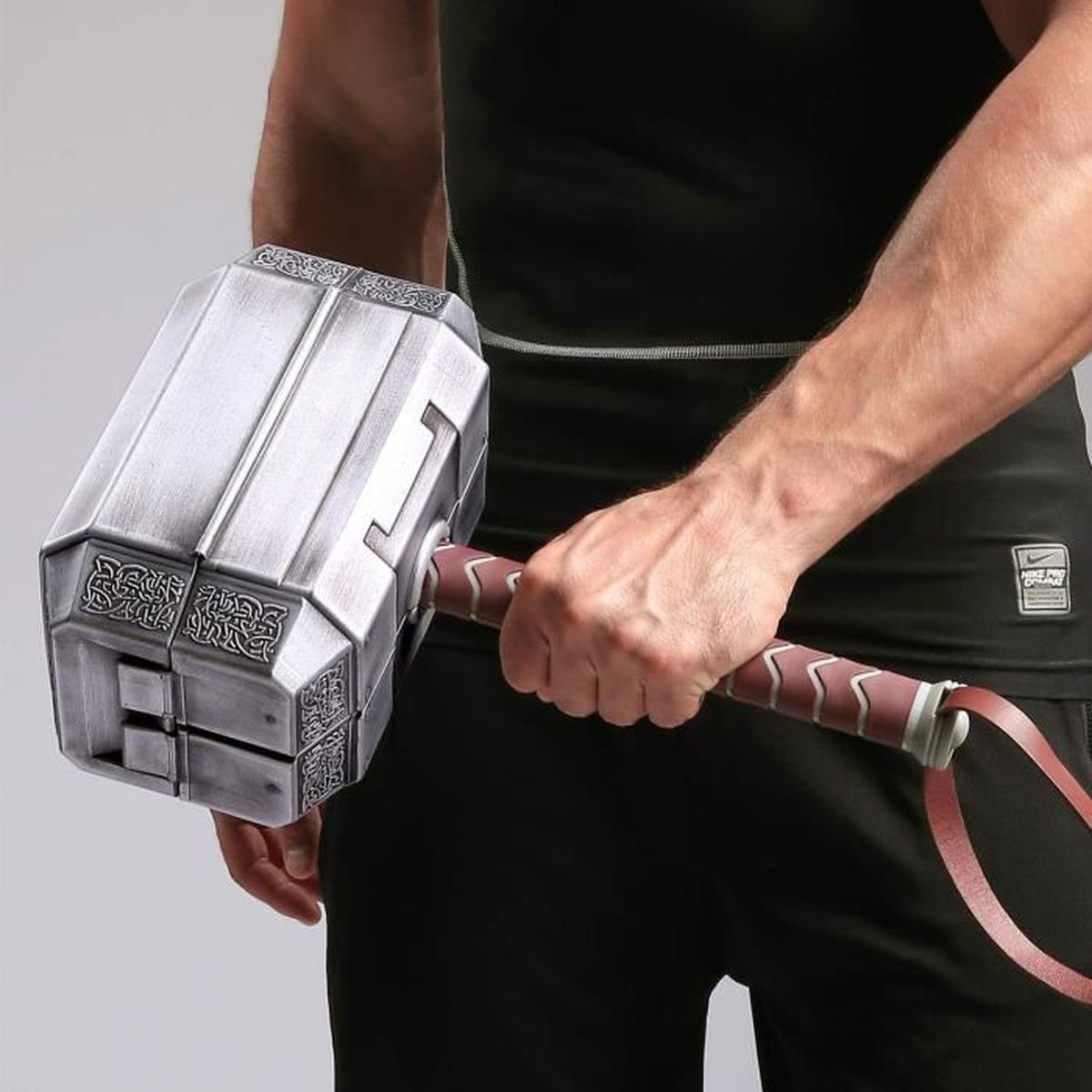 Boite A Outil Marteau De Thor Boite à outils Thor Ensemble d'outils de marteau 29 pièces Avengers Mjolnir  Kit d'outils à main - Cdiscount Bricolage