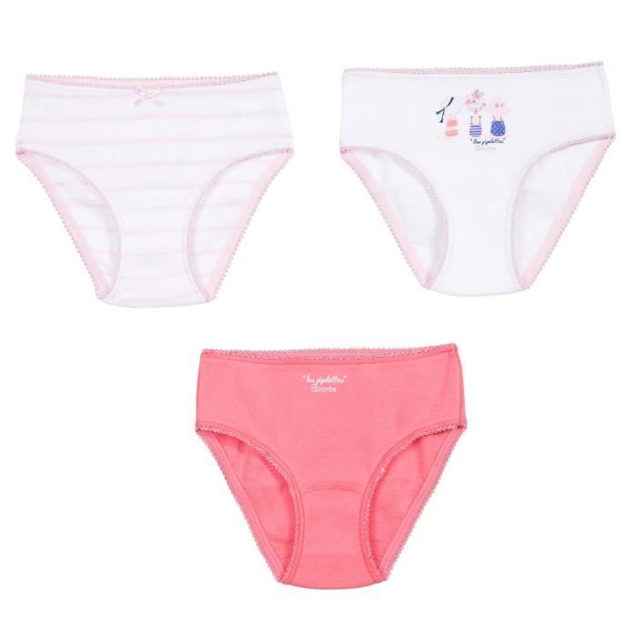 filles en slip blanc