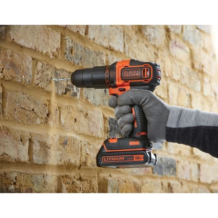 Perceuse à Percussion BLACK+DECKER 18V 21 000 Cps/min - 2 Vitesses, 160 Accessoires, 2 Batteries Et Mallette Premium