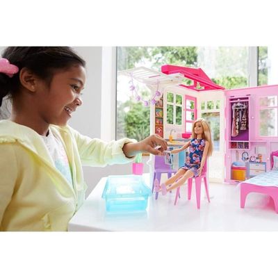 BARBIE Maison de plain pied a emporter avec piscine repliable et transformable Poupee incluse Cdiscount Jeux Jouets