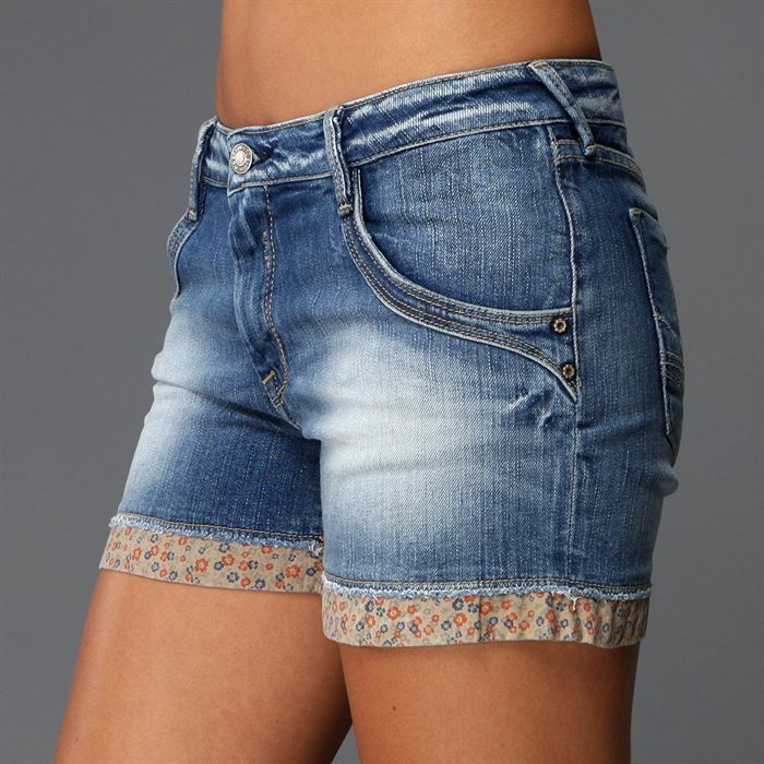Short femme le temps des cerises sale