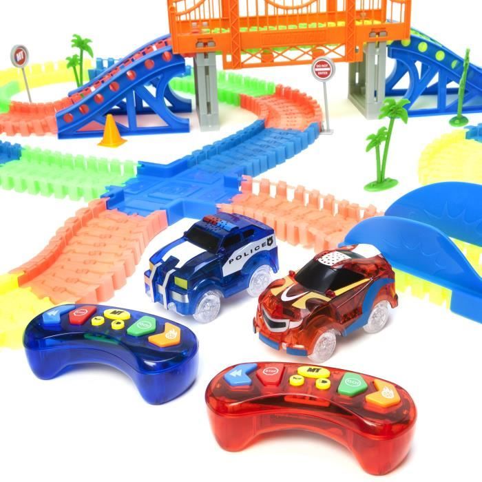 MAGIC TRACKS RC Circuit de voiture modulable Giga Kit - Cdiscount Jeux -  Jouets