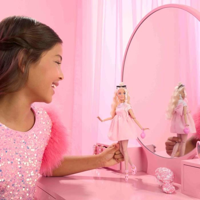 MATTEL Poupée Barbie Deluxe Style Robe Rose Bonbon